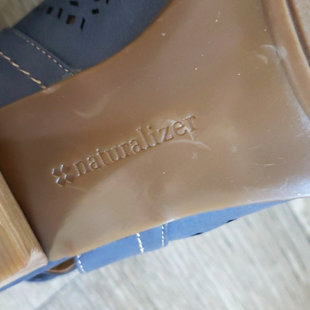 Naturalizer Tolan Sandal - Picture 14 of 14